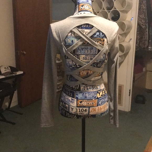 Shirt - Picture 3 of 4